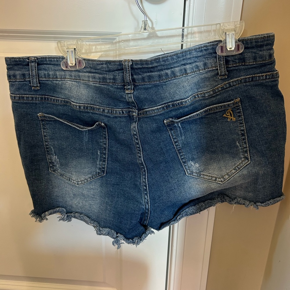 V.I.P Jean Shorts - Picture 2 of 5